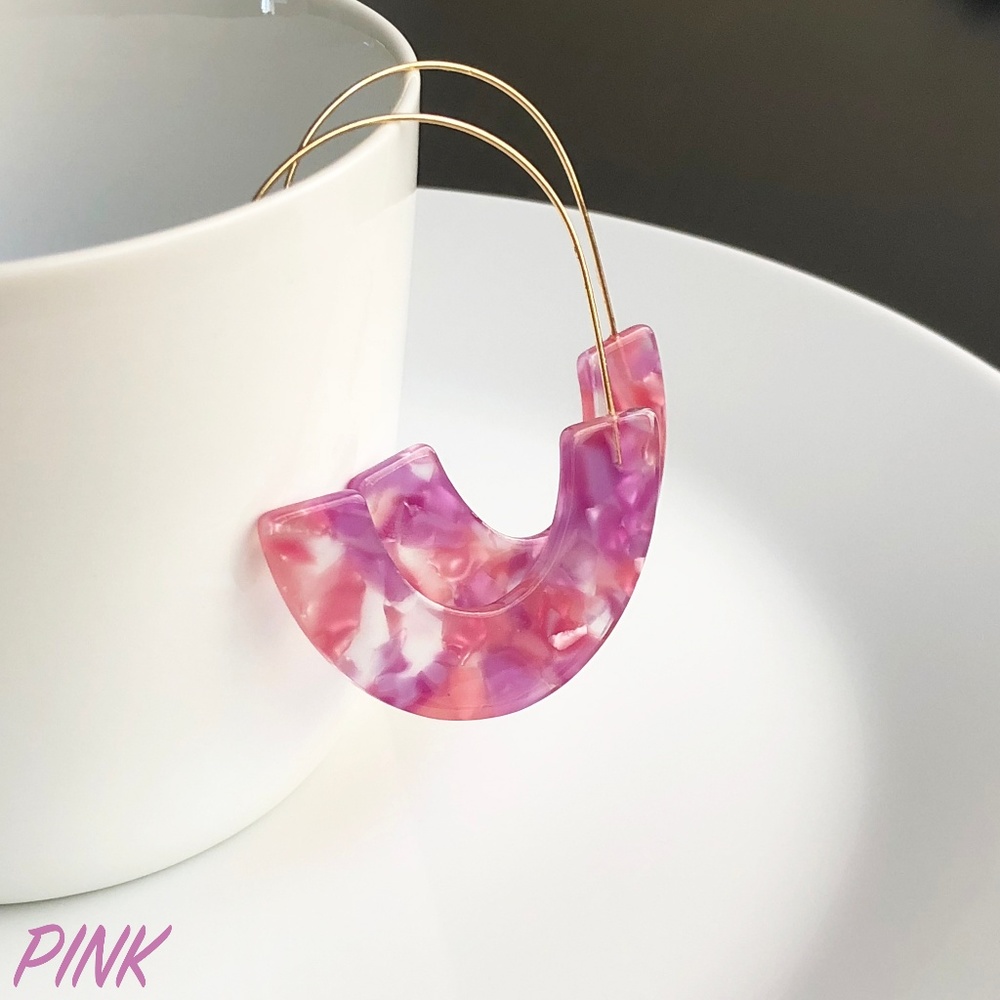 NEW "Camellia" U Acrylic Earrings (pink)